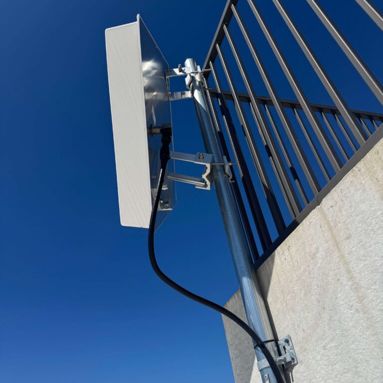 Donor antenna Donor antenna mounted on the exterior of a commercial building for ERCES installation in Texas